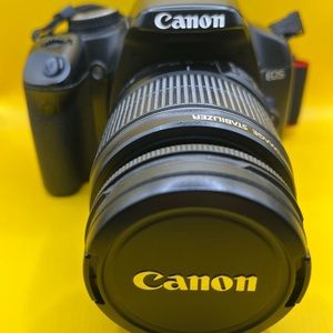 Canon rebel xsi (EOS 450D) 12 megapixel digital SLR camera